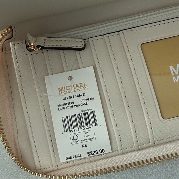 MICHAEL KORS Jet Set  Heart Embroidered Smartphone Wristlet